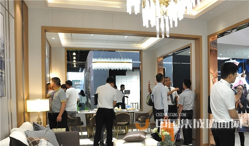 海創(chuàng)嘉興展會(huì)現(xiàn)場.jpeg 海創(chuàng)嘉興集成吊頂展.jpeg
