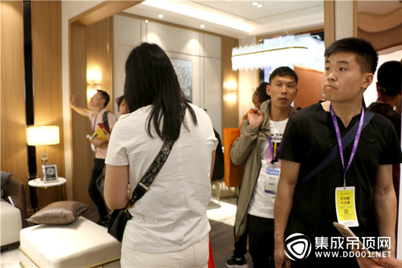海創(chuàng)嘉興展會(huì)現(xiàn)場(chǎng).jpg 海創(chuàng)嘉興集成吊頂展.jpg